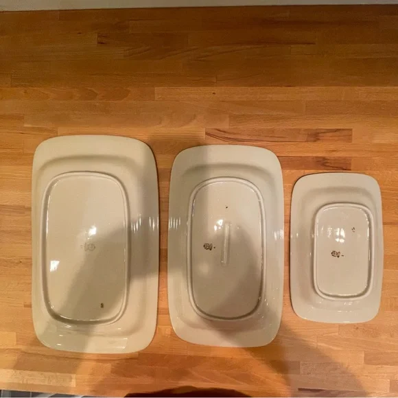 Set of Three Brown and Cream Ceramic Serving Dishes - Picture 5 of 6